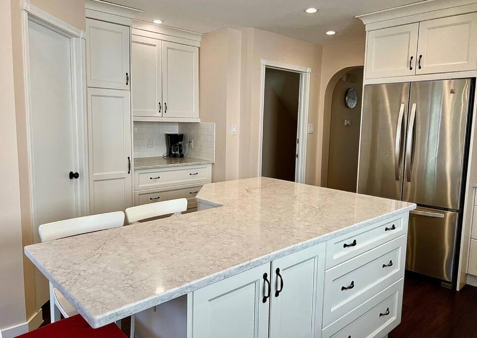 Crescent Heights Majesty Villa Calgary Exterior photo
