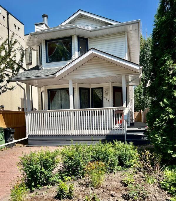 Crescent Heights Majesty Villa Calgary Exterior photo